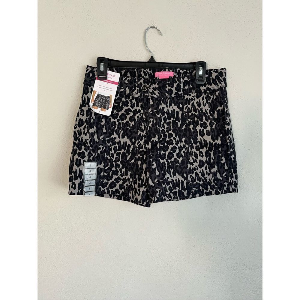 Isaac Mizrahi New York Women's Distressed Leopard Tailored 5" Inseam Shoโฆ